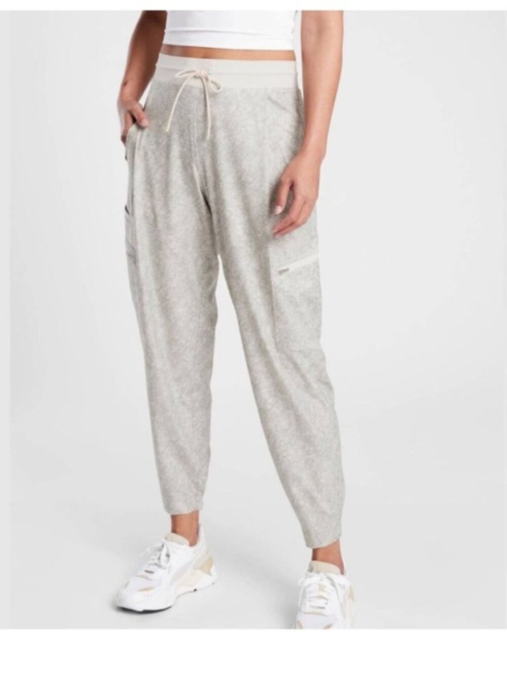 Athleta Women’s Pants Venture Printed Pants in a Viper Gray Joggers Size 4 Tall